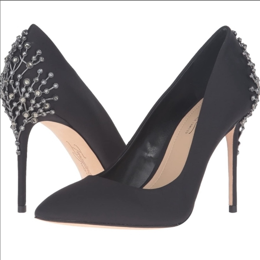 Imagine by Vince Camuto stunning pumps!